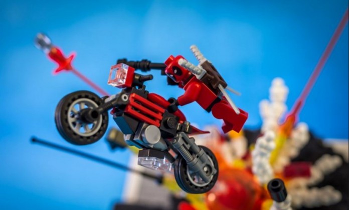 Deadpool faux-LEGO!