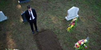 Who's in the Grave in Arrow Season Four??