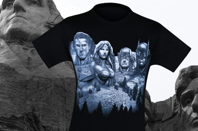 New Justice League Mount Justice Men's T-Shirt!