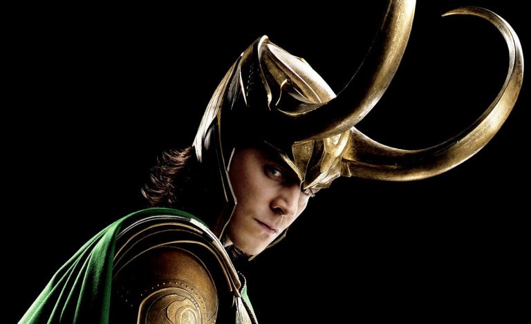 Tom Hiddleston Talks Thor: Ragnarok and Loki's Mysterious Fight Scenes