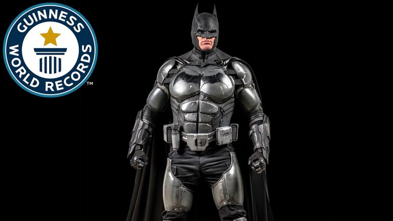 Batman Cosplay Sets World Record with 23 Gadgets!